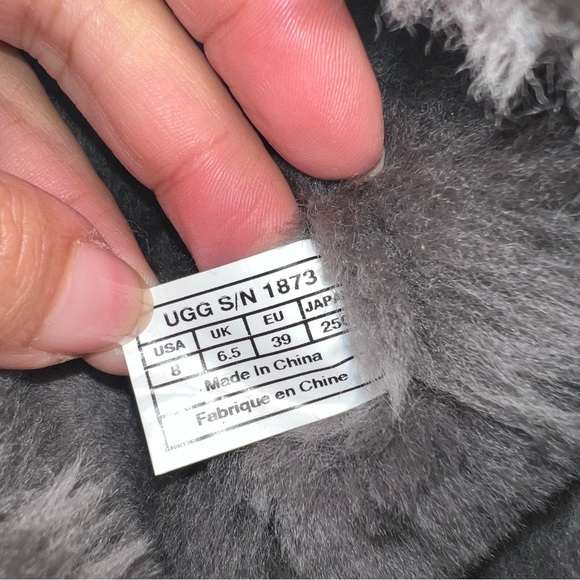 🧡GUC🧡 UGG AUSTRALIA Bailey Triplet Button Boots - Picture 13 of 15